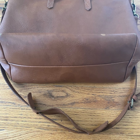 Madewell Zip Transport Tote in English Saddle - Picture 6 of 9